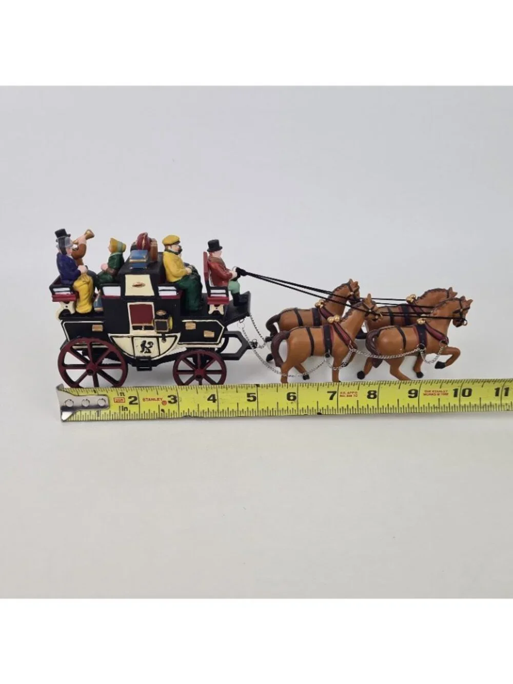 Department 56 Holiday Coach 5561-1 Heritage Village Porcelain Accessory Vntg